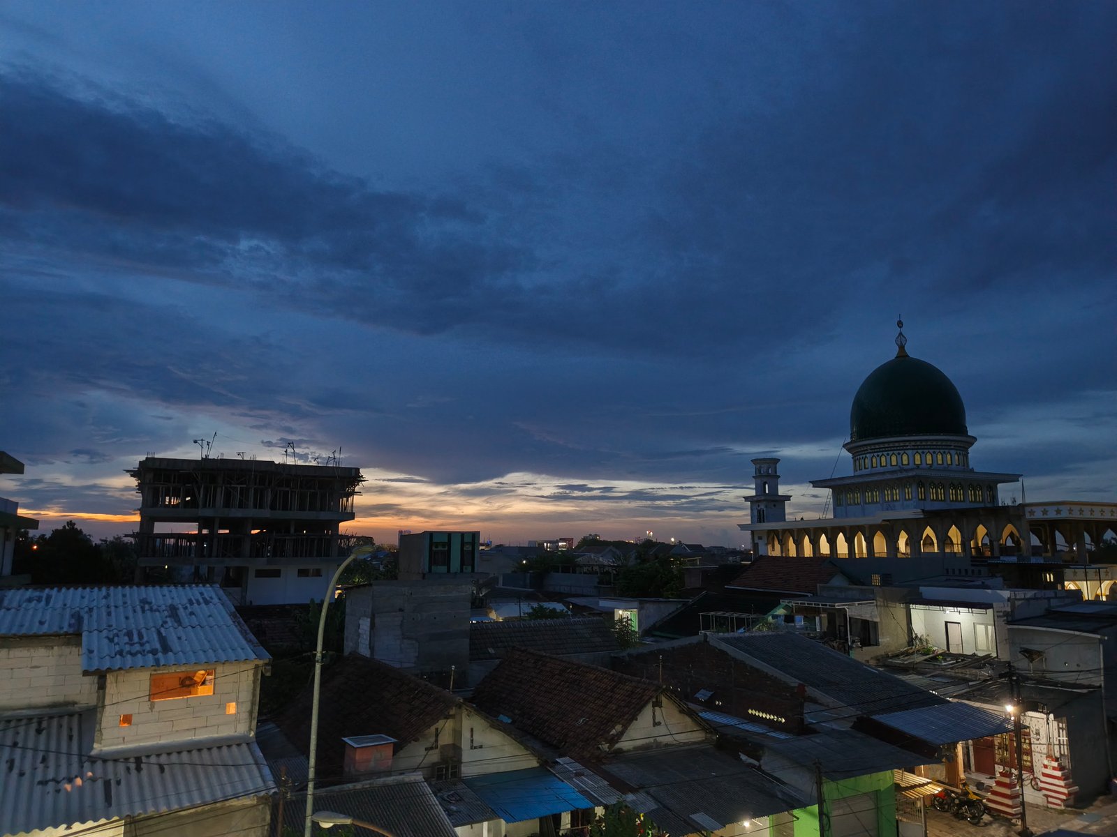 Tentang